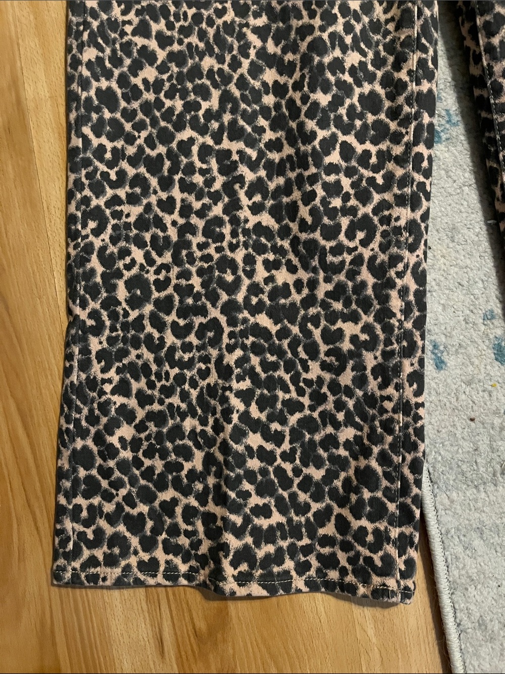 Rebecca Minkoff Leopard Print High Rise Wide-Leg Jeans Beige/Black NWT 12 - Picture 10 of 11